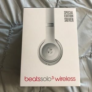 SOLD: Beats Solo3 Wireless